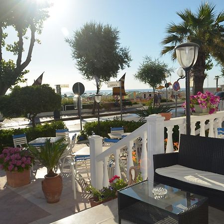 Hotel Ideal Ρίμινι Εξωτερικό φωτογραφία
