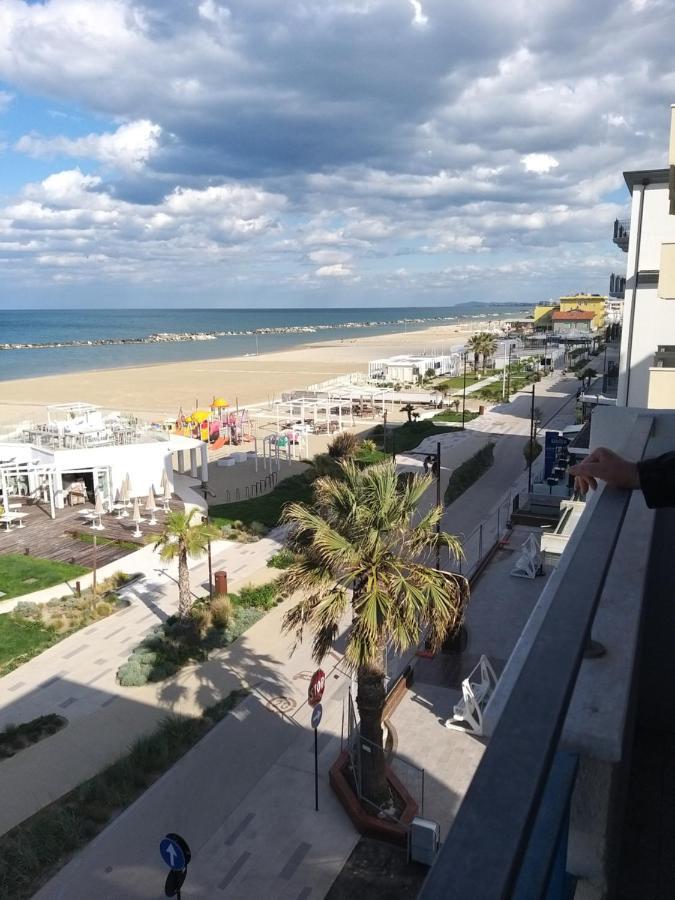 Hotel Ideal Ρίμινι Εξωτερικό φωτογραφία