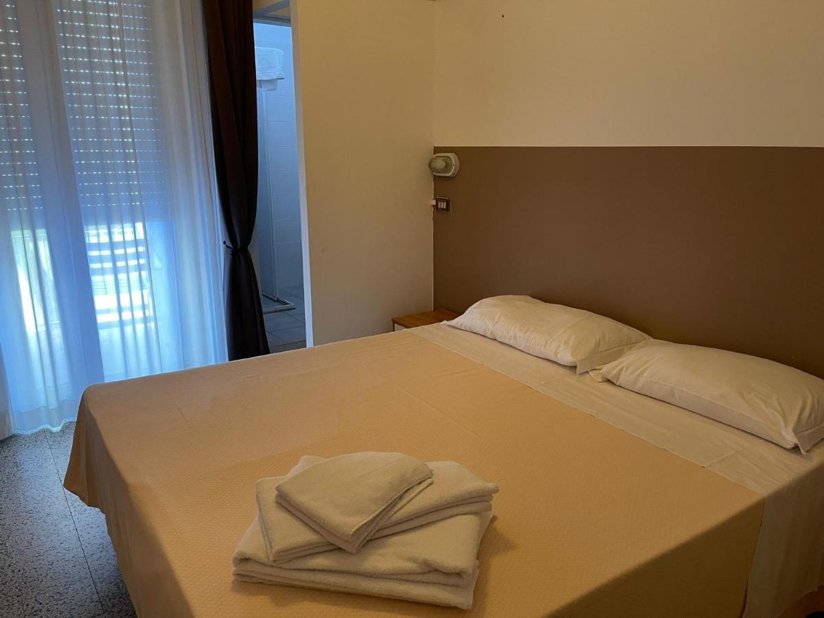 Hotel Ideal Ρίμινι Εξωτερικό φωτογραφία