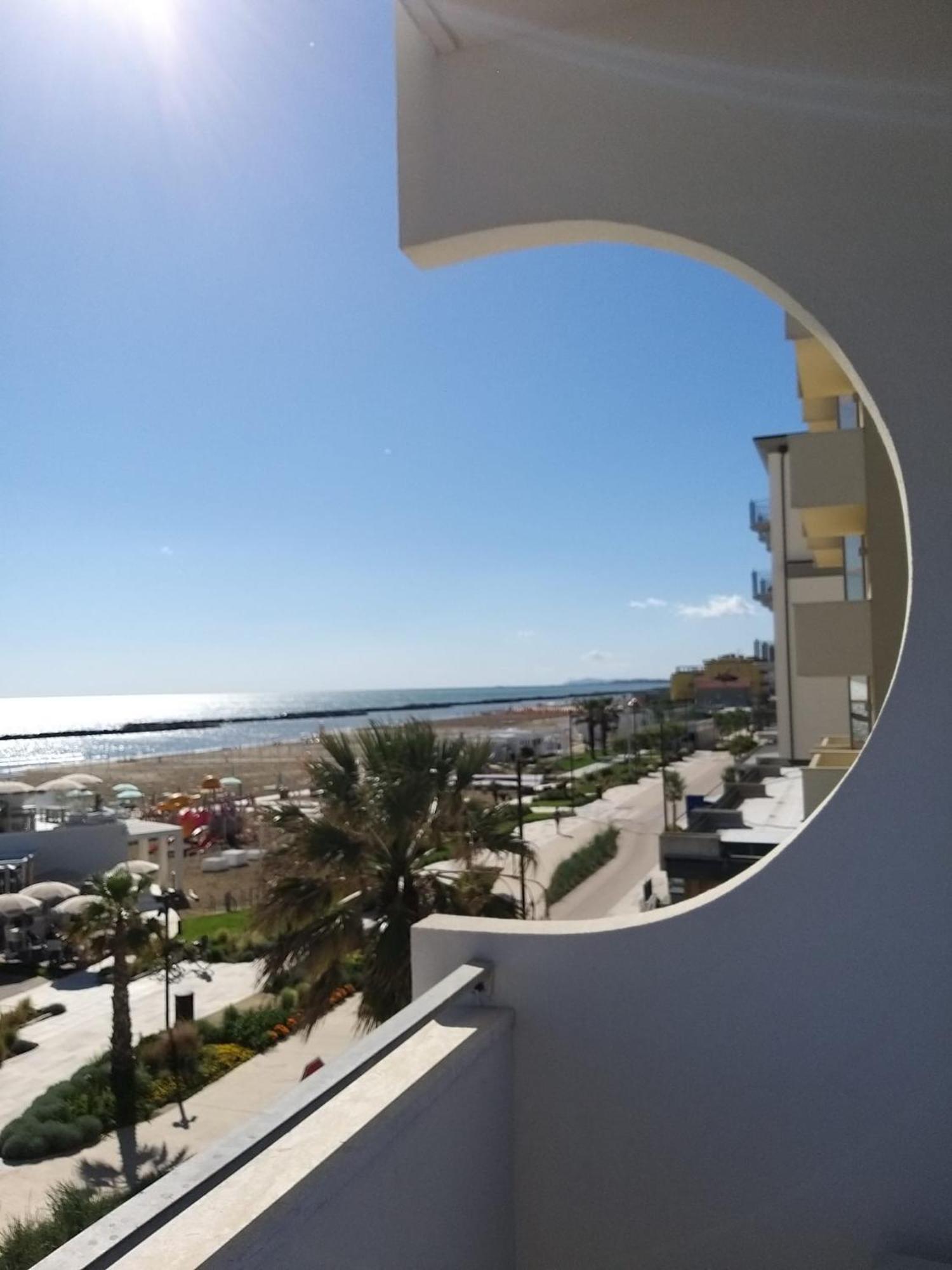 Hotel Ideal Ρίμινι Εξωτερικό φωτογραφία