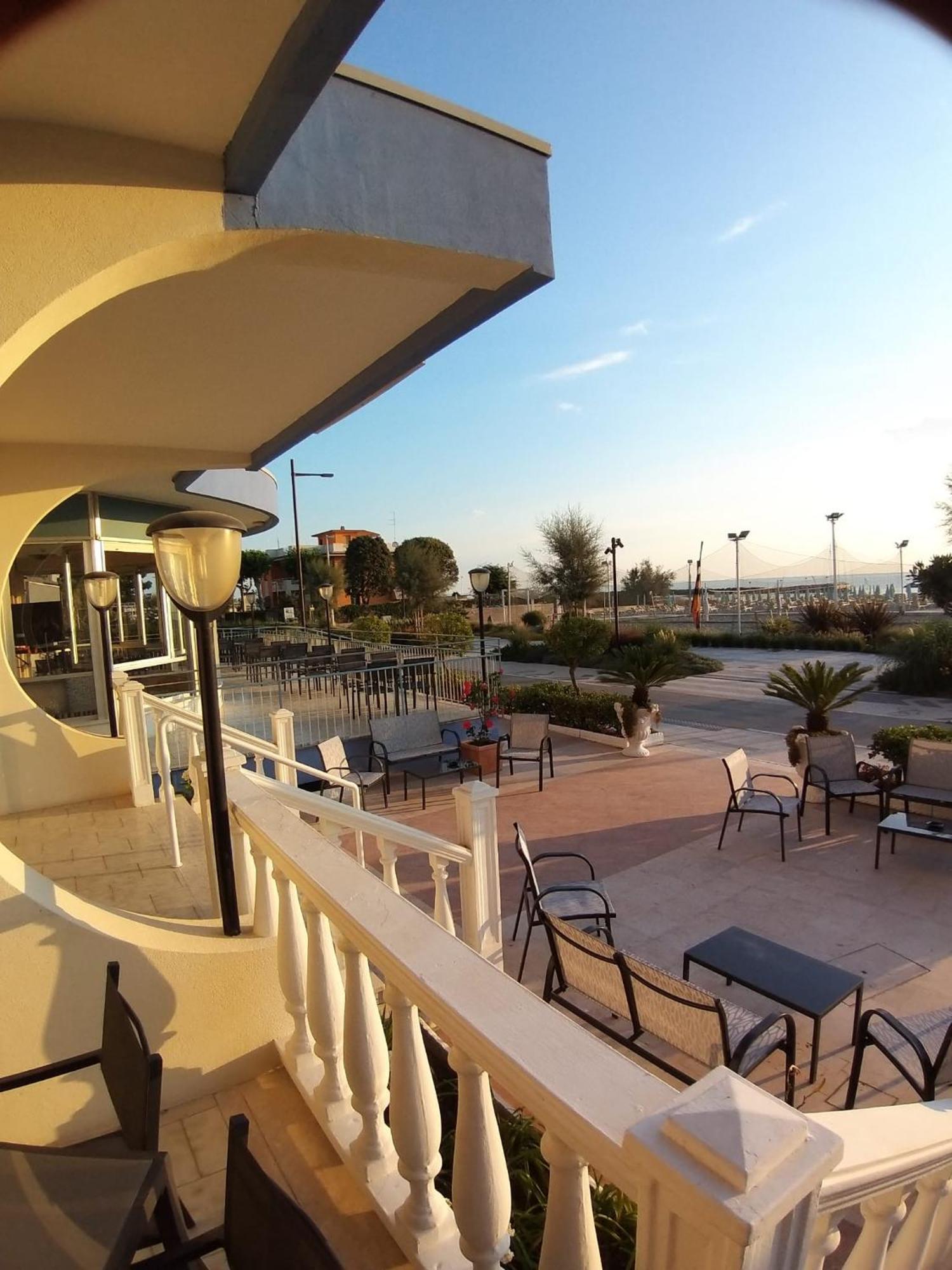 Hotel Ideal Ρίμινι Εξωτερικό φωτογραφία