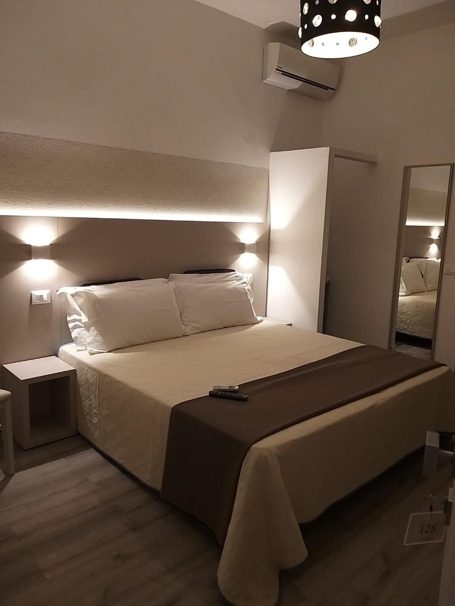 Hotel Ideal Ρίμινι Εξωτερικό φωτογραφία