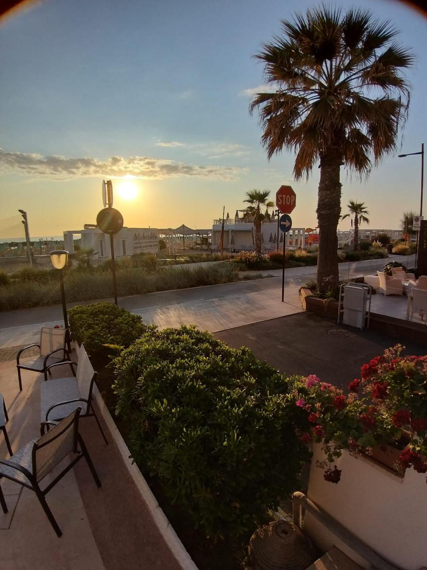 Hotel Ideal Ρίμινι Εξωτερικό φωτογραφία