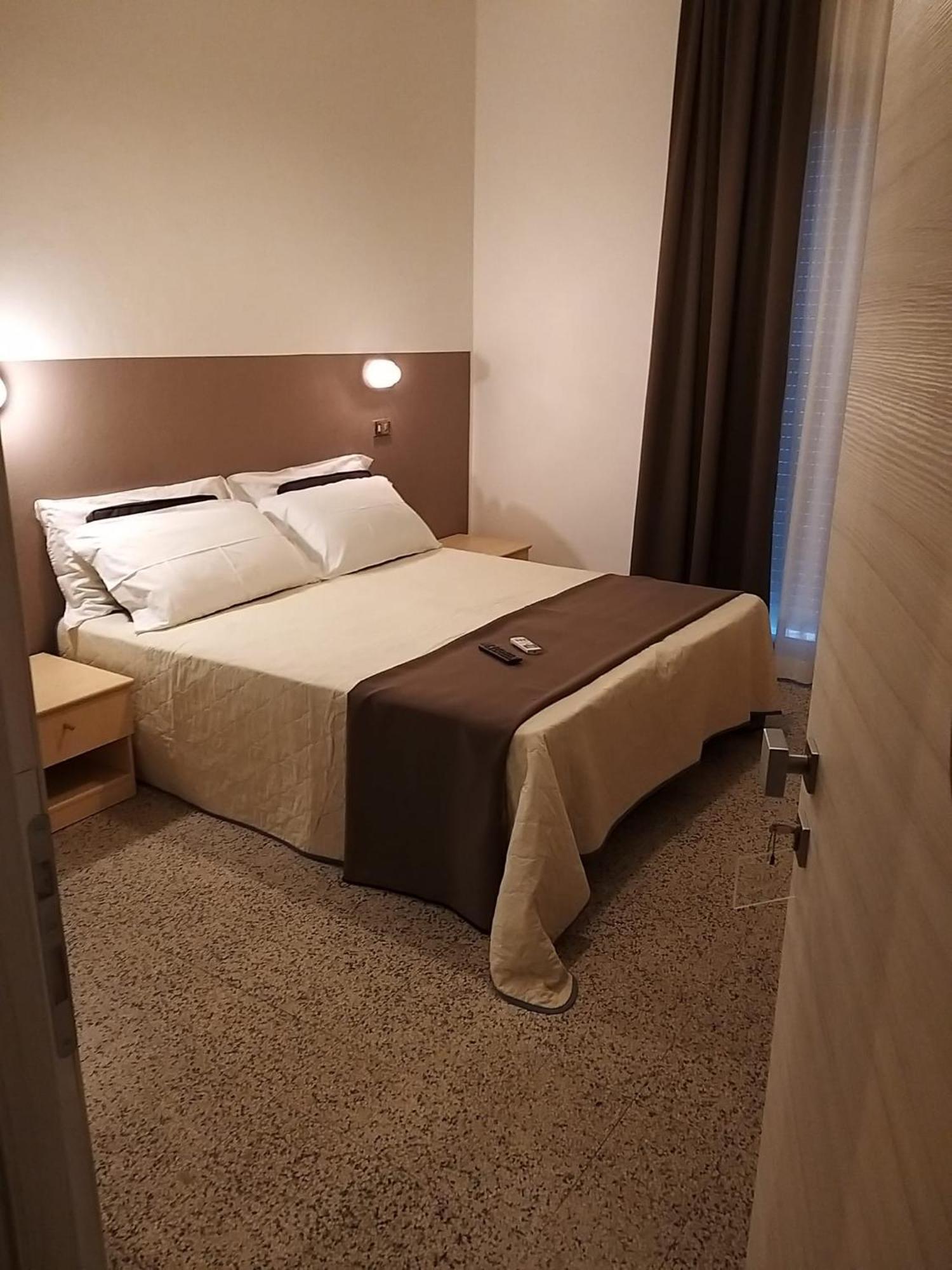 Hotel Ideal Ρίμινι Εξωτερικό φωτογραφία