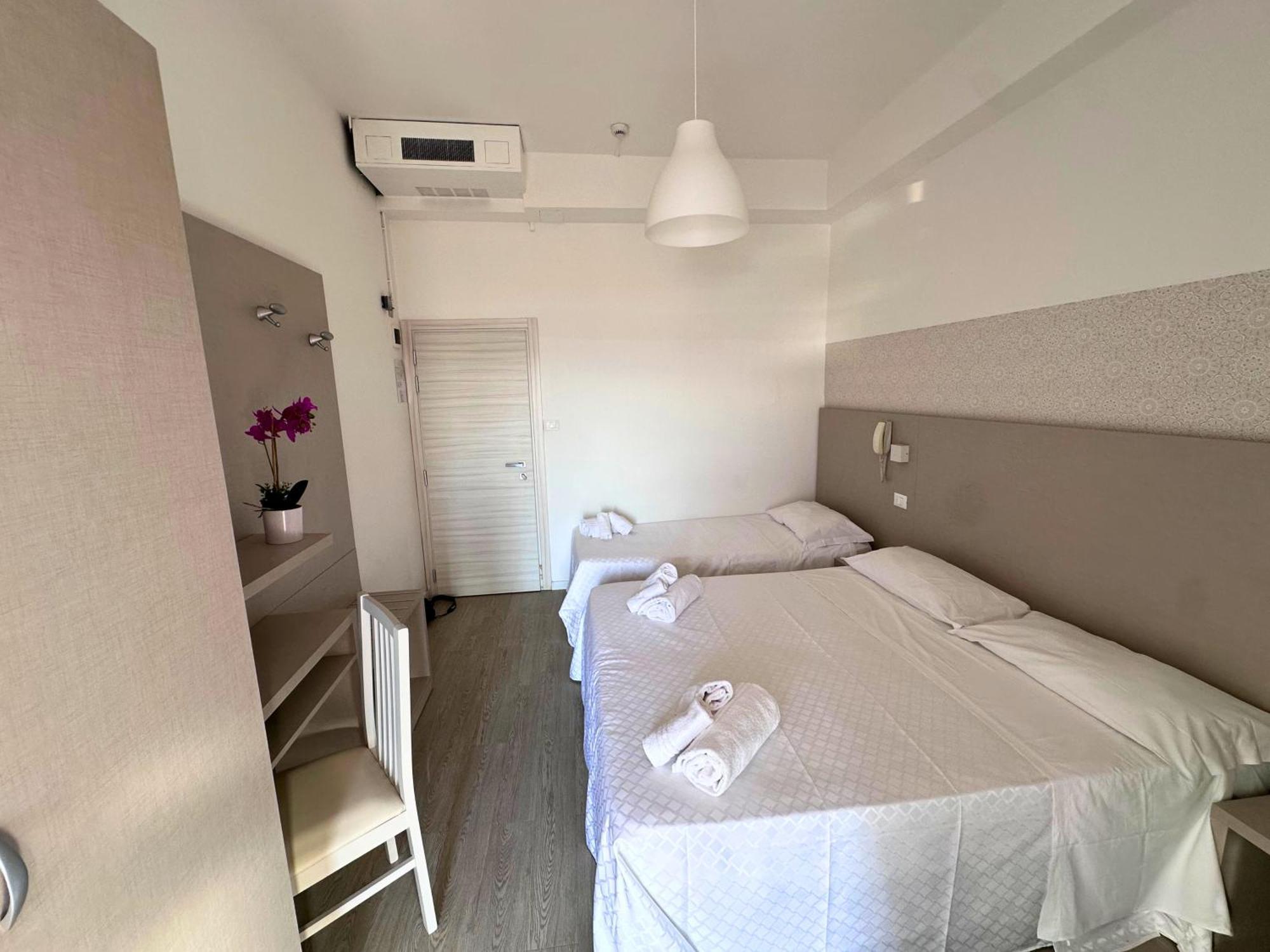 Hotel Ideal Ρίμινι Εξωτερικό φωτογραφία