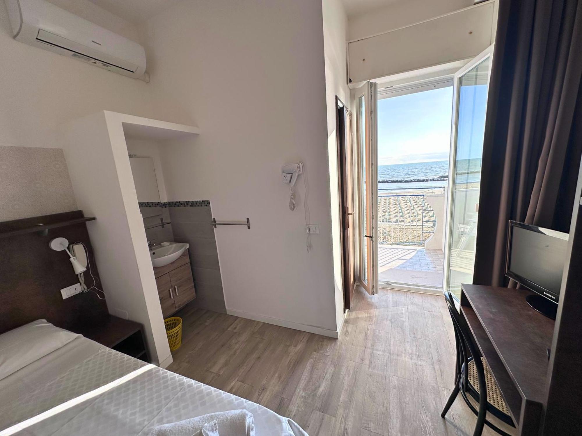 Hotel Ideal Ρίμινι Εξωτερικό φωτογραφία